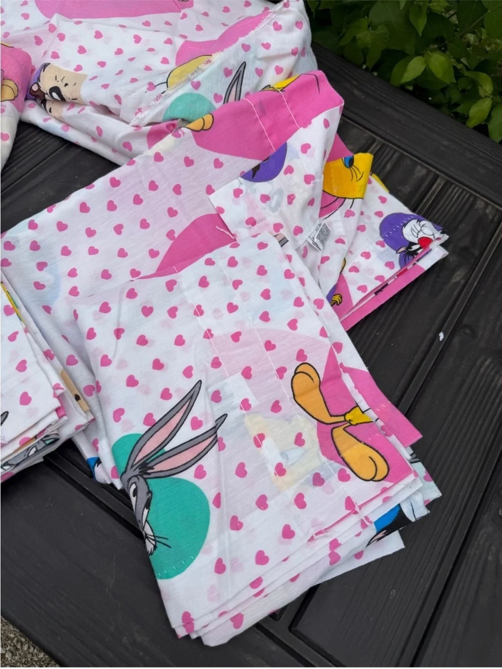 VTG 90s Looney Tunes Tweety, Bugs, Taz, Sylvester heart Twin Sheets Curtain set!